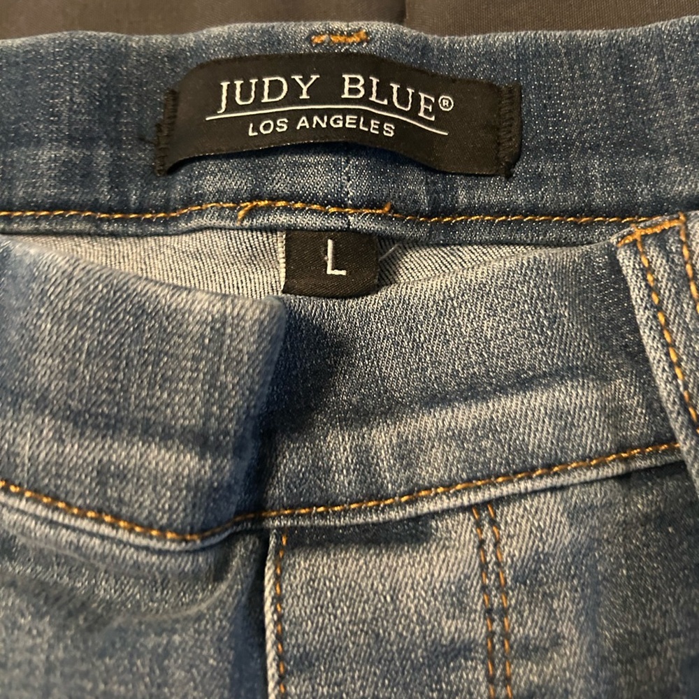 EUC Judy Blue Pull on Jean Shorts